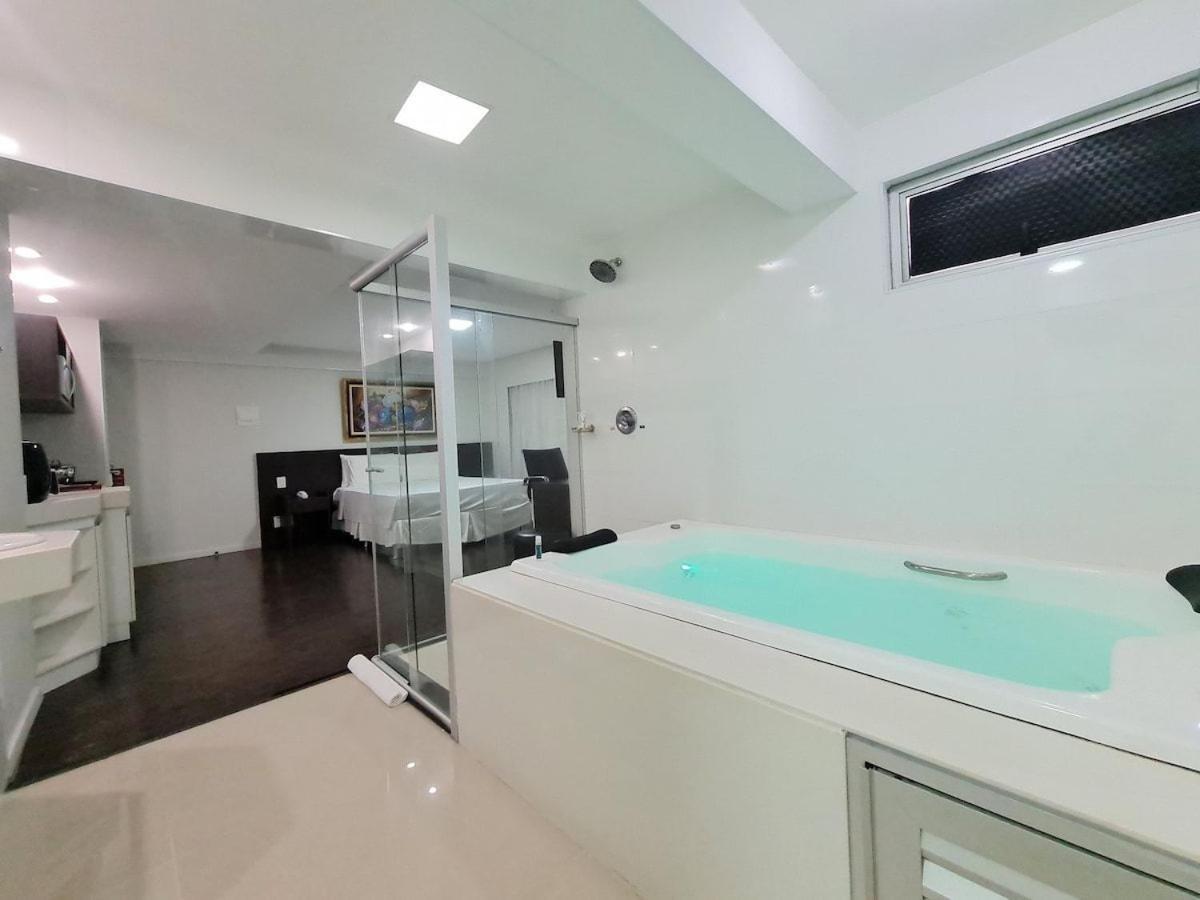 Apartamento Jacuzzi Privativa No Coracao Da Pampulha *