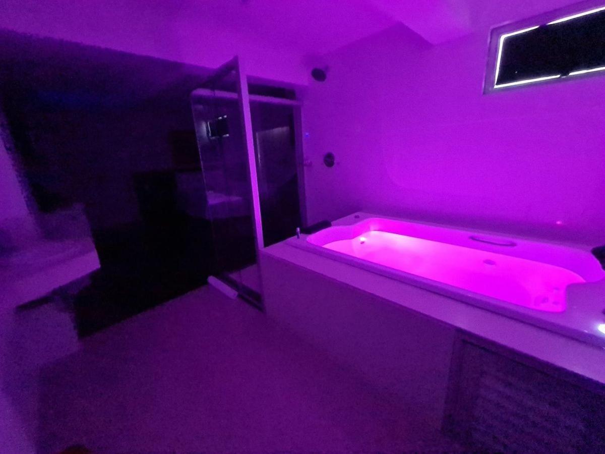 Jacuzzi Privativa No Coracao Da Pampulha Apartamento
