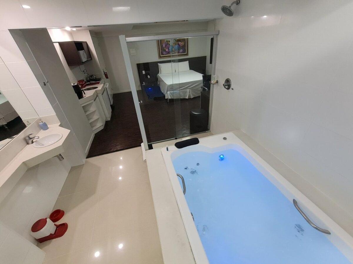 Apartamento Jacuzzi Privativa No Coracao Da Pampulha *