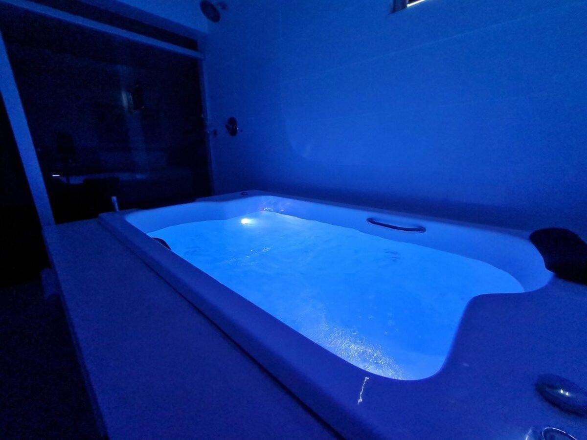 Jacuzzi Privativa No Coracao Da Pampulha
