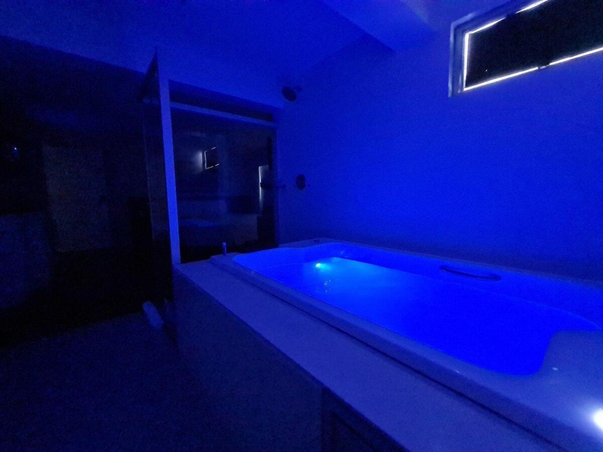 Jacuzzi Privativa No Coracao Da Pampulha